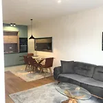 Point 11 & Private Garage Апартаменти
