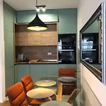 Point 11 & Private Garage פודגוריצה