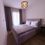 Point 11 & Private Garage Апартаменти *