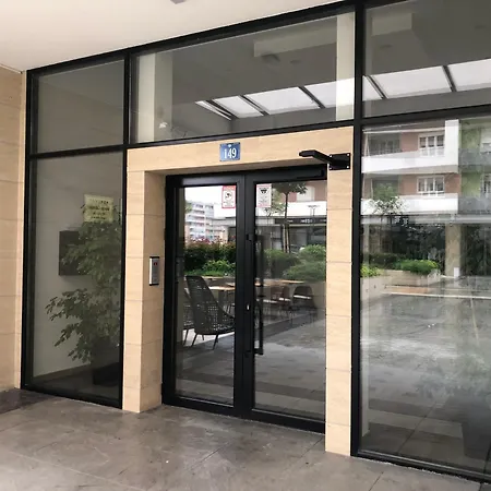 Apartments Central Point 11 & Private Garage