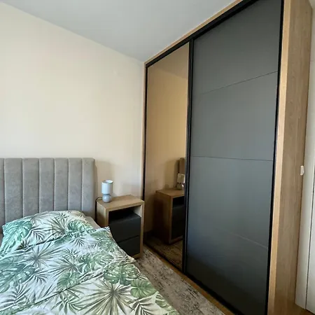 Point 11 Apartment *