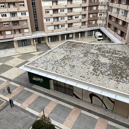 Apartment Point 11 & Private Garage *