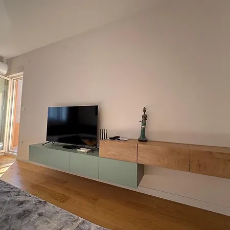 Apartmán Point 11 & Private Garage *