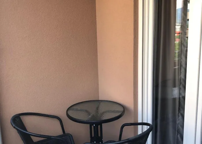 Apartments Central Point 11 & Private Garage *