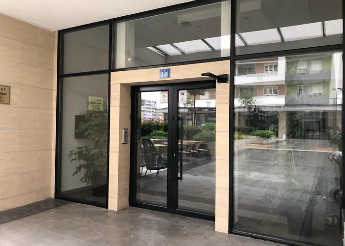 Point 11 & Private Garage