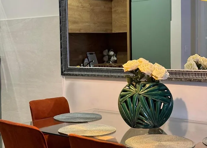 Apartments Central Point 11 & Private Garage פודגוריצה