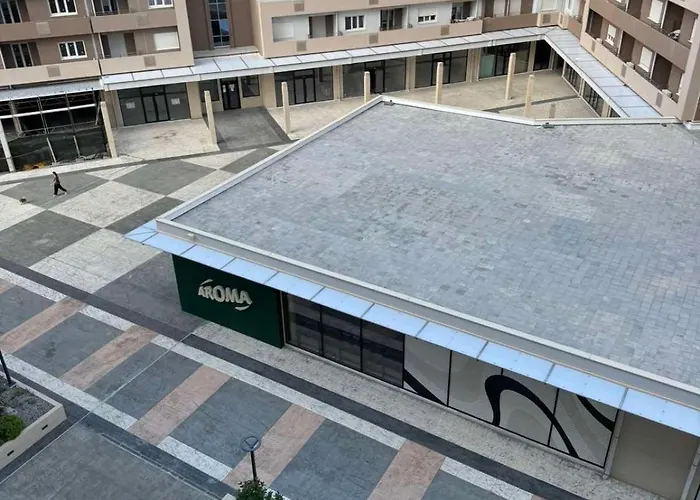 Apartments Central Point 11 & Private Garage פודגוריצה