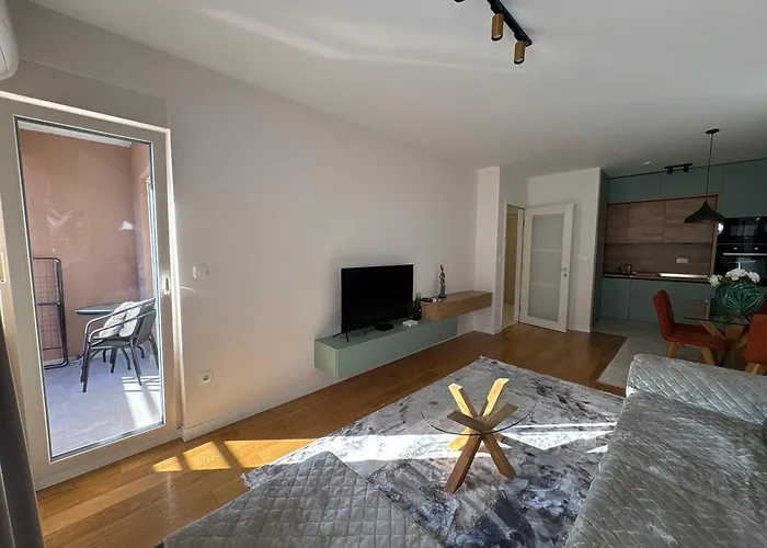 Apartments Central Point 11 & Private Garage *